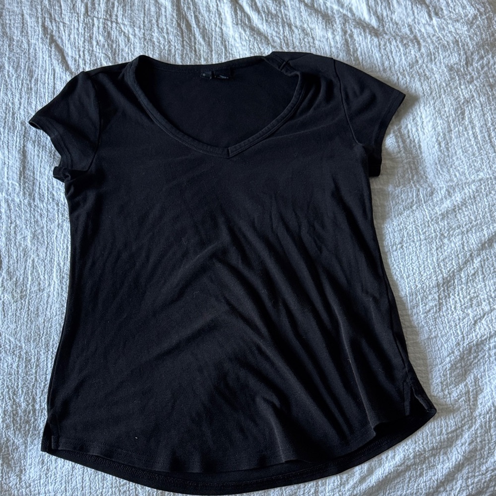 Cynthia Rowley Black Short Sleeve V-Neck Tee
